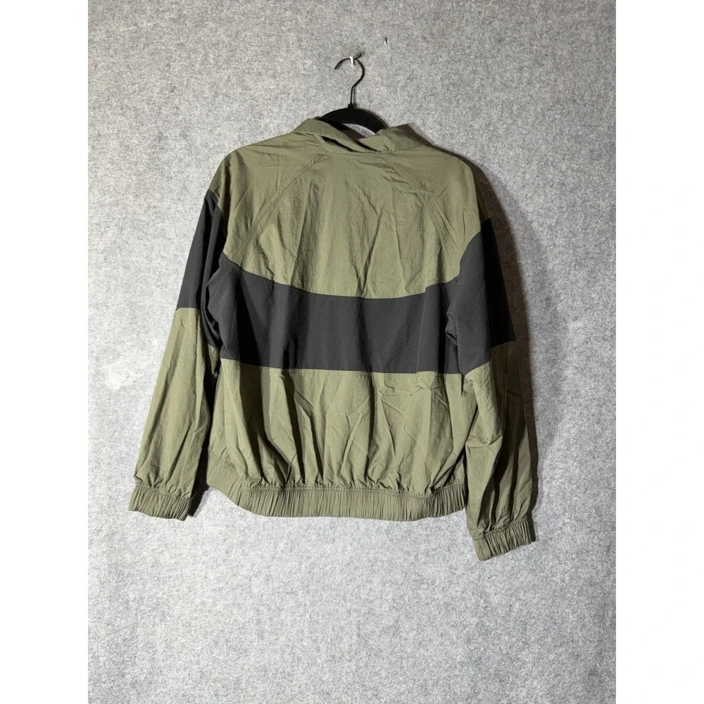 Lululemon Pack It Up Jacket Womens XS Army Green Black Colorblock Windbreaker
